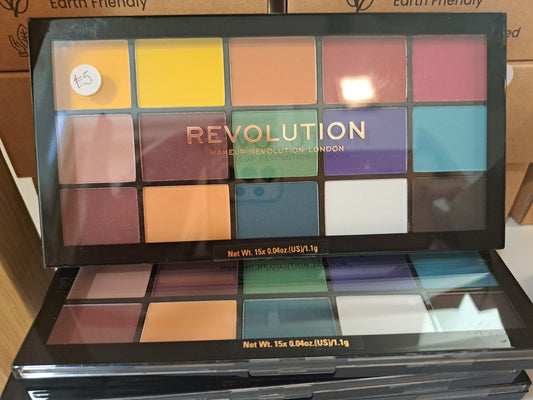 Revolution Makeup Palette - 'marvellous mattes'